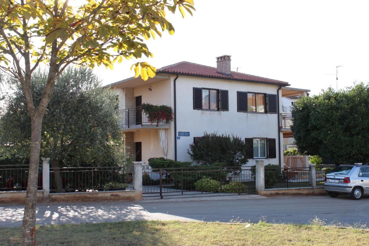 Apartments With A Parking Space Umag - 7057 Exterior foto