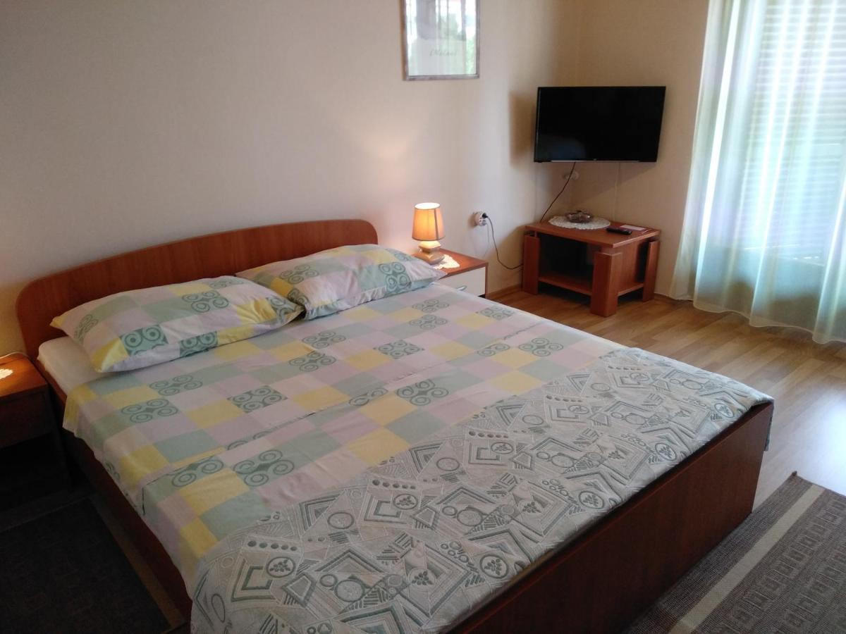 Apartments With A Parking Space Umag - 7057 Exterior foto