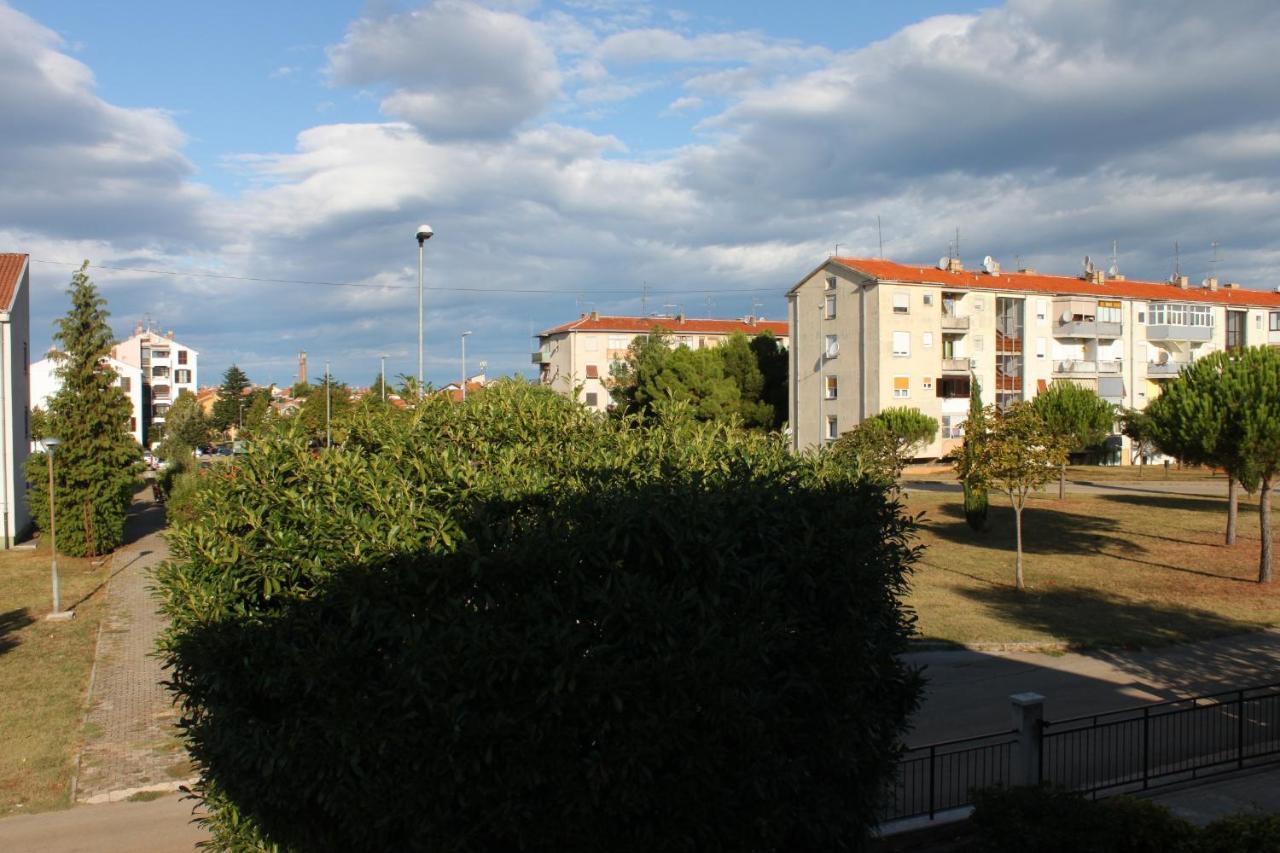 Apartments With A Parking Space Umag - 7057 Exterior foto